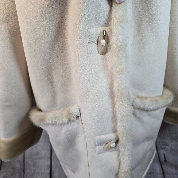 WOMENS JONES NEW YORK FAUX SUEDE COAT FAUX FUR LINING TAN SIZE MEDIUM EUC - Picture 4 of 11